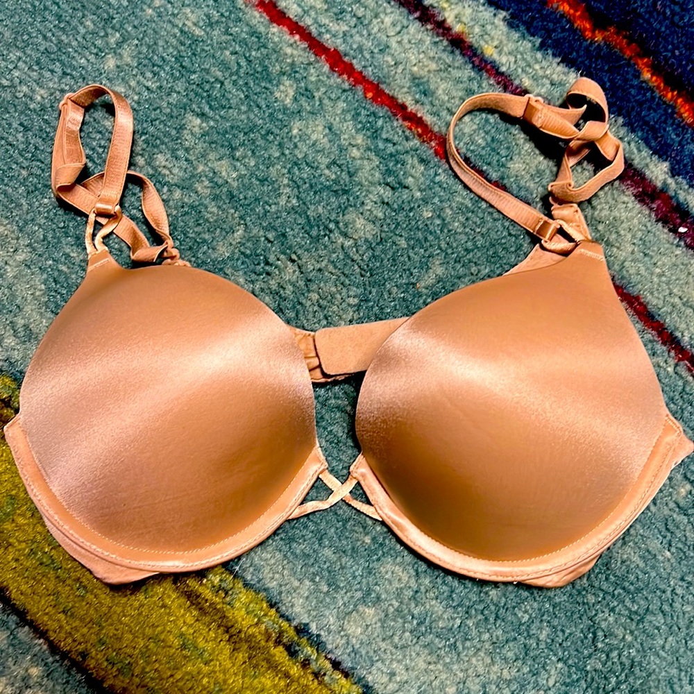 Victoria’s Secret bombshell bra